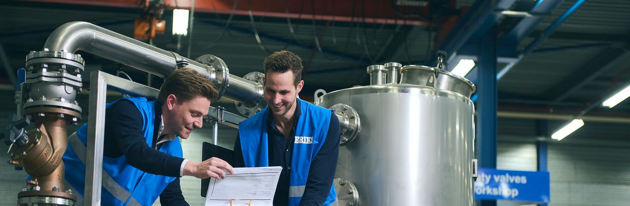 Eriks Mitarbeiter bei der Arbeit 